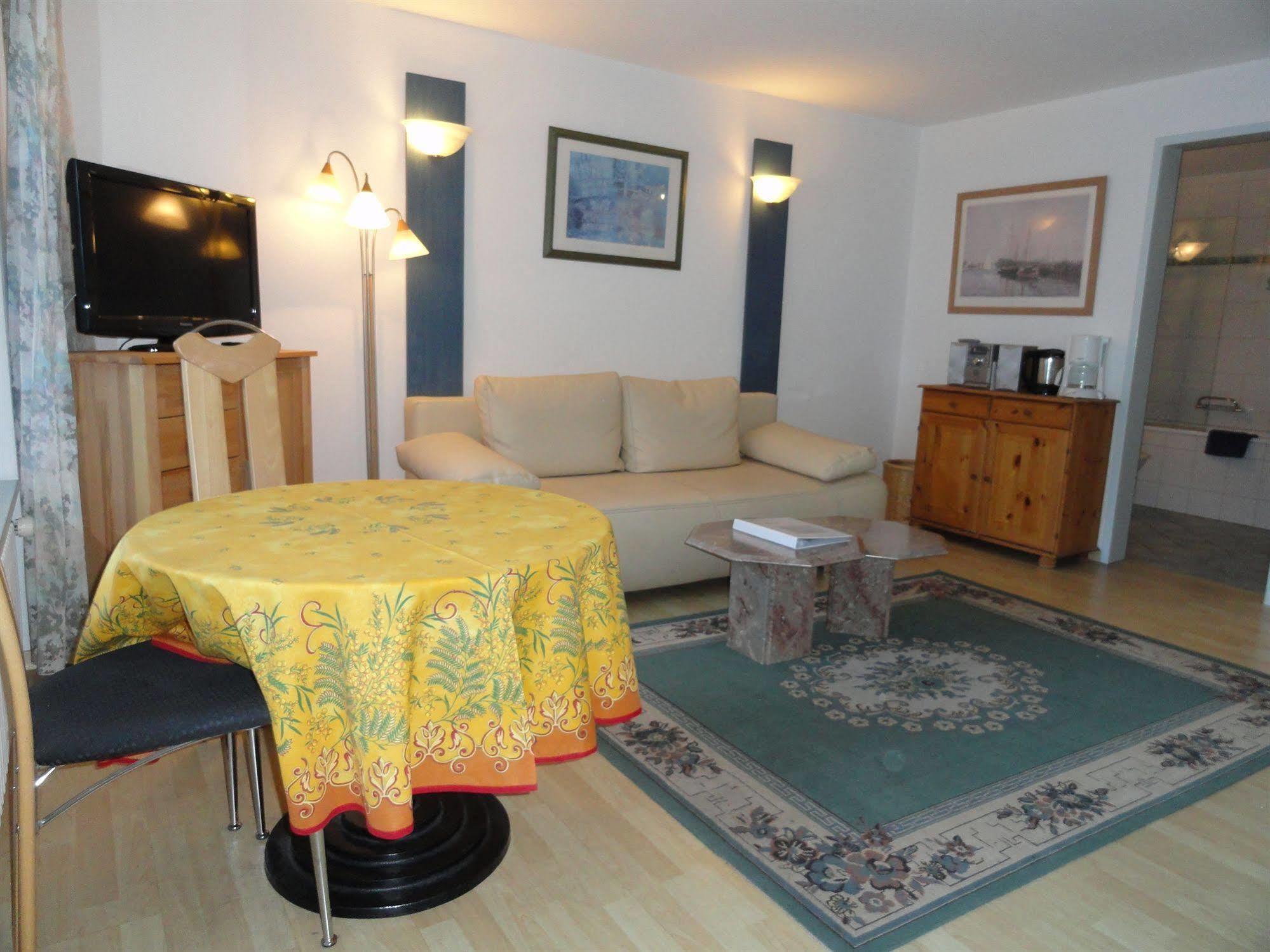 Artist Apartments&hotel Garni 3*